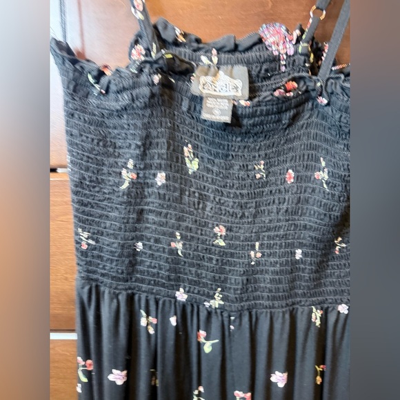 Angie Black Floral Maxi Dress - Picture 5 of 6